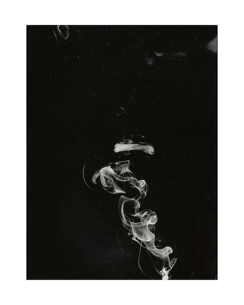 Rauch einer Zigarette, 1952, Vintage ferrotyped gelatin silver print on Agfa-Brovira paper, 40 x 30 cm - © Peter Keetman - 