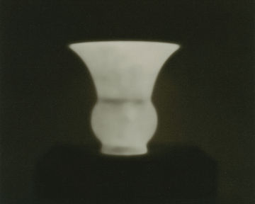 Kleine Vase, C-Print, 2022 © Martin Streit
