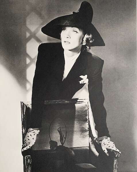 Horst. P. Horst, Marlene Dietrich, 1942, printed 87, Platinum Print, 3von10, 40x50cm