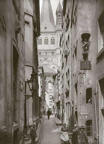 "Auf dem Rothenberg, im Hintergrund Groß St. Martin"