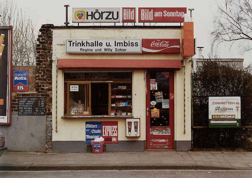 Tata Ronkholz: Trinkhalle, Köln-Nippes, Merheimer Straße 294, 1983 © VAN HAM Art Estate: Tata Ronkholz, 2025