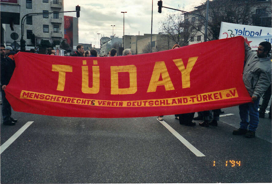 01.11.1994_yürüyüs